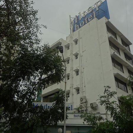 Hiltop Hotel Мумбаї Екстер'єр фото