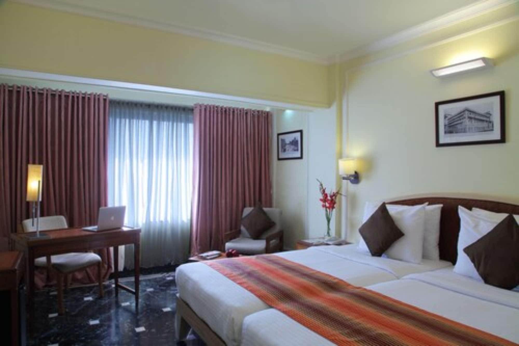 Hiltop Hotel Мумбаї Екстер'єр фото