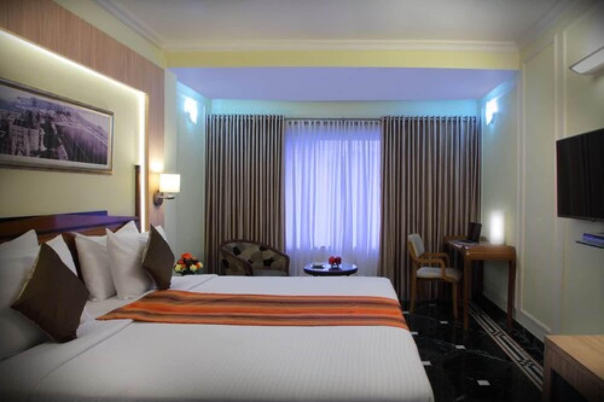 Hiltop Hotel Мумбаї Екстер'єр фото