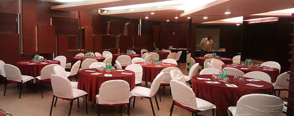 Hiltop Hotel Мумбаї Екстер'єр фото