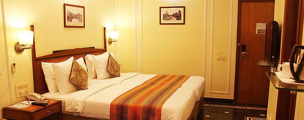 Hiltop Hotel Мумбаї Екстер'єр фото