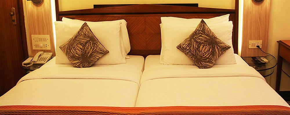 Hiltop Hotel Мумбаї Екстер'єр фото