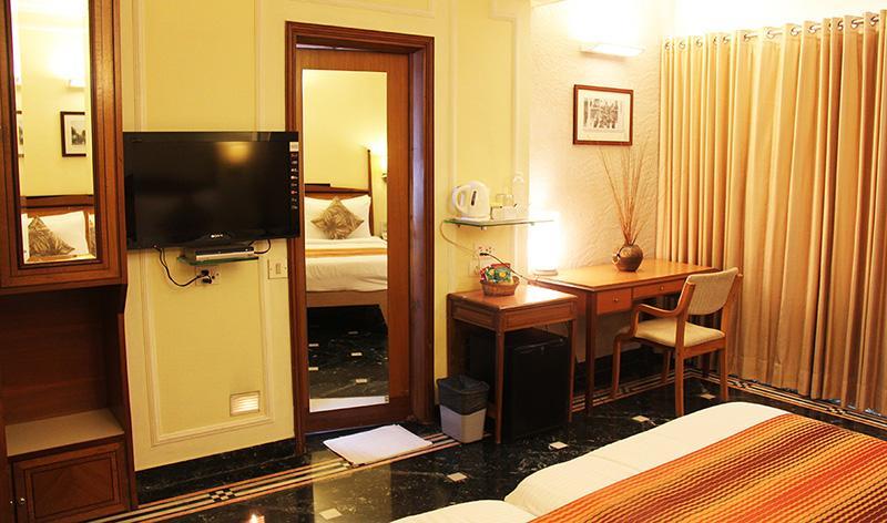 Hiltop Hotel Мумбаї Екстер'єр фото