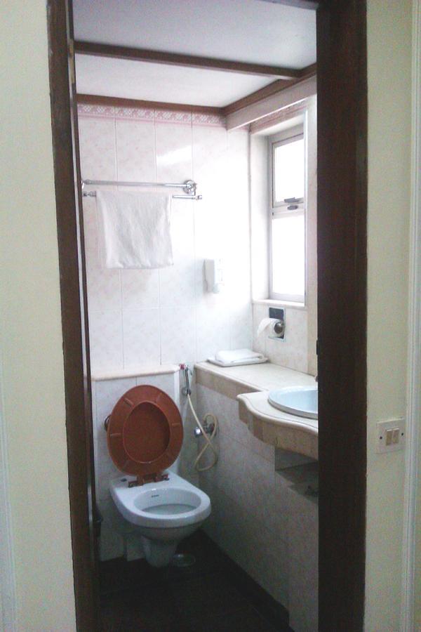 Hiltop Hotel Мумбаї Екстер'єр фото