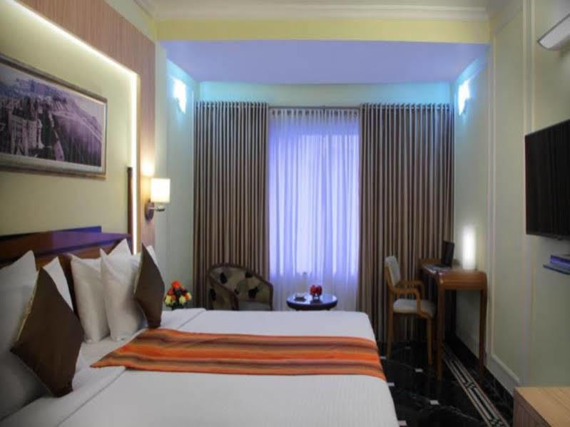 Hiltop Hotel Мумбаї Екстер'єр фото